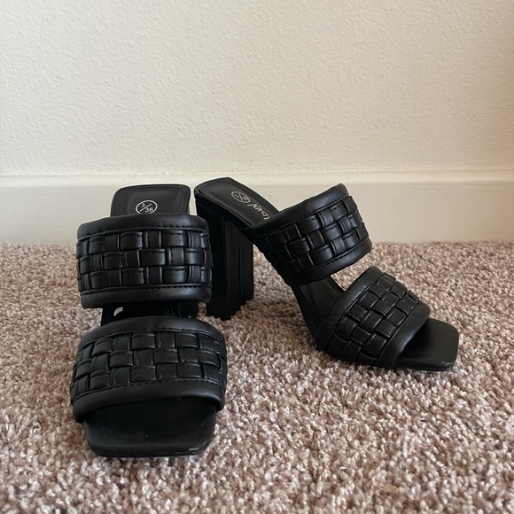 Square toe high heel - Picture 2 of 5